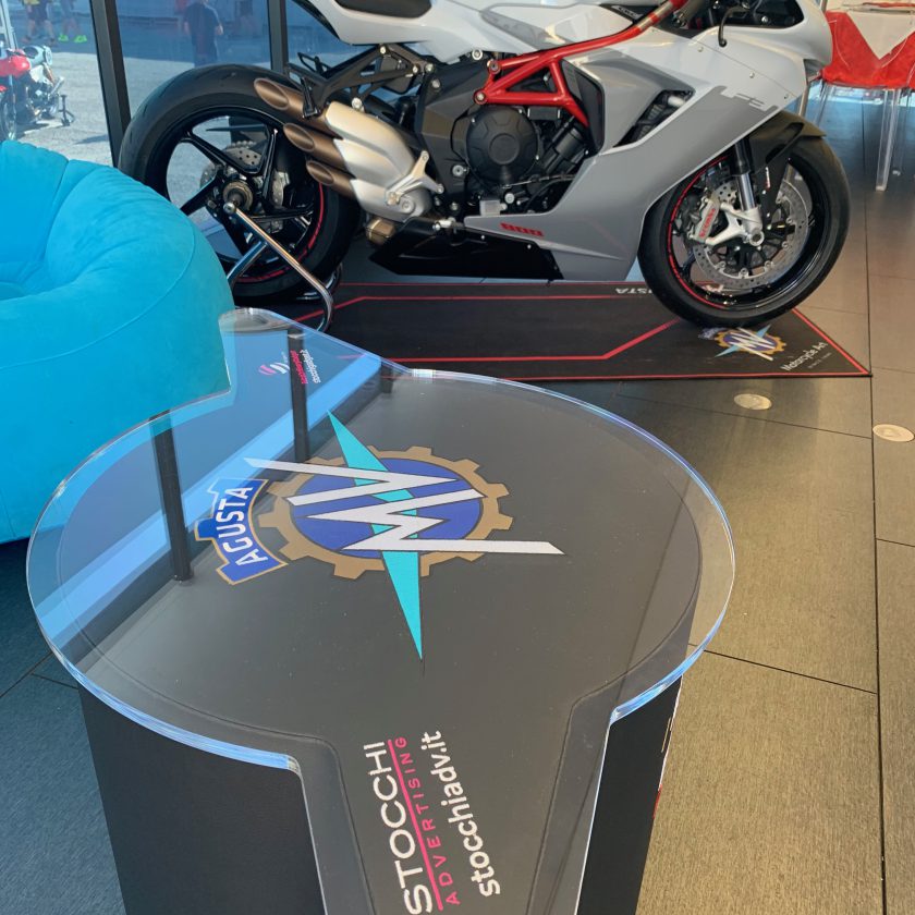 Pouf/tavolino MV Agusta Reparto Corse Forward Racing