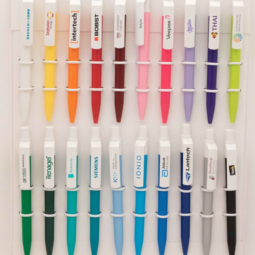 Penna antibatterica DOT clip e pulsante bianchi